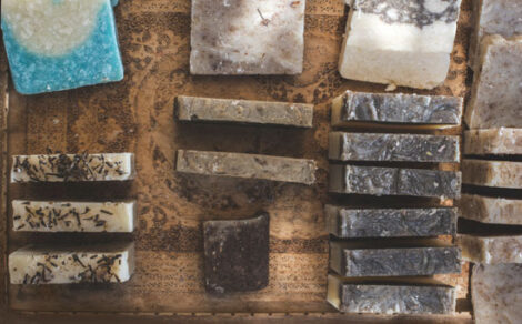 How to Color Soap at Home Image